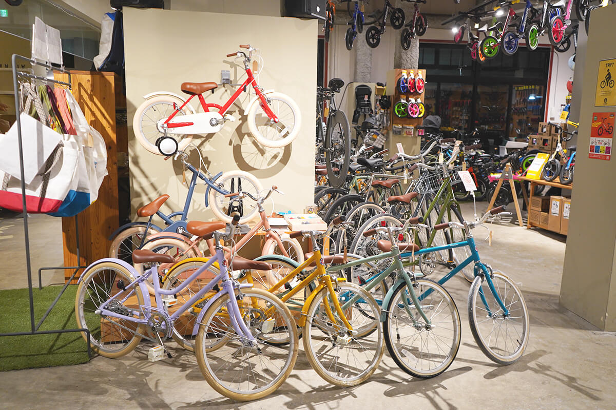 ラテストバイク店内